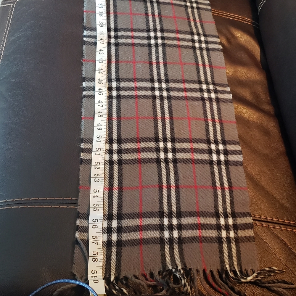 Authentic Pre-owned Burberry Scarf - Picture 9 of 11